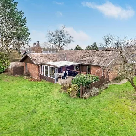 3 Bedroom In Holiday home